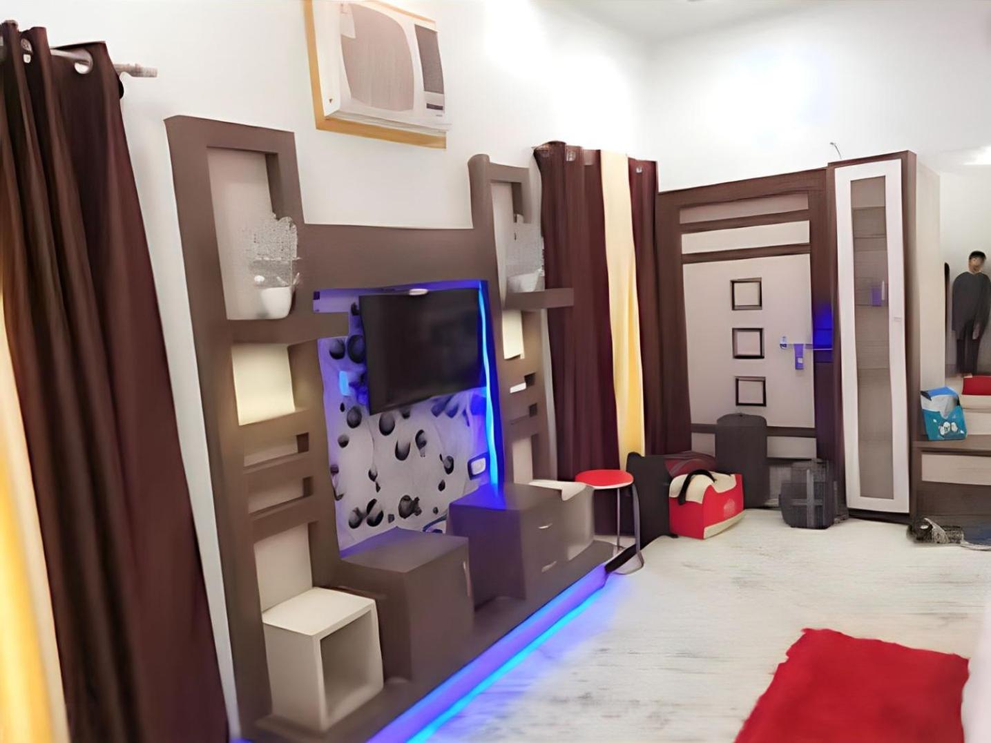 Taj Square A Luxurious Family Homestay Агра Экстерьер фото
