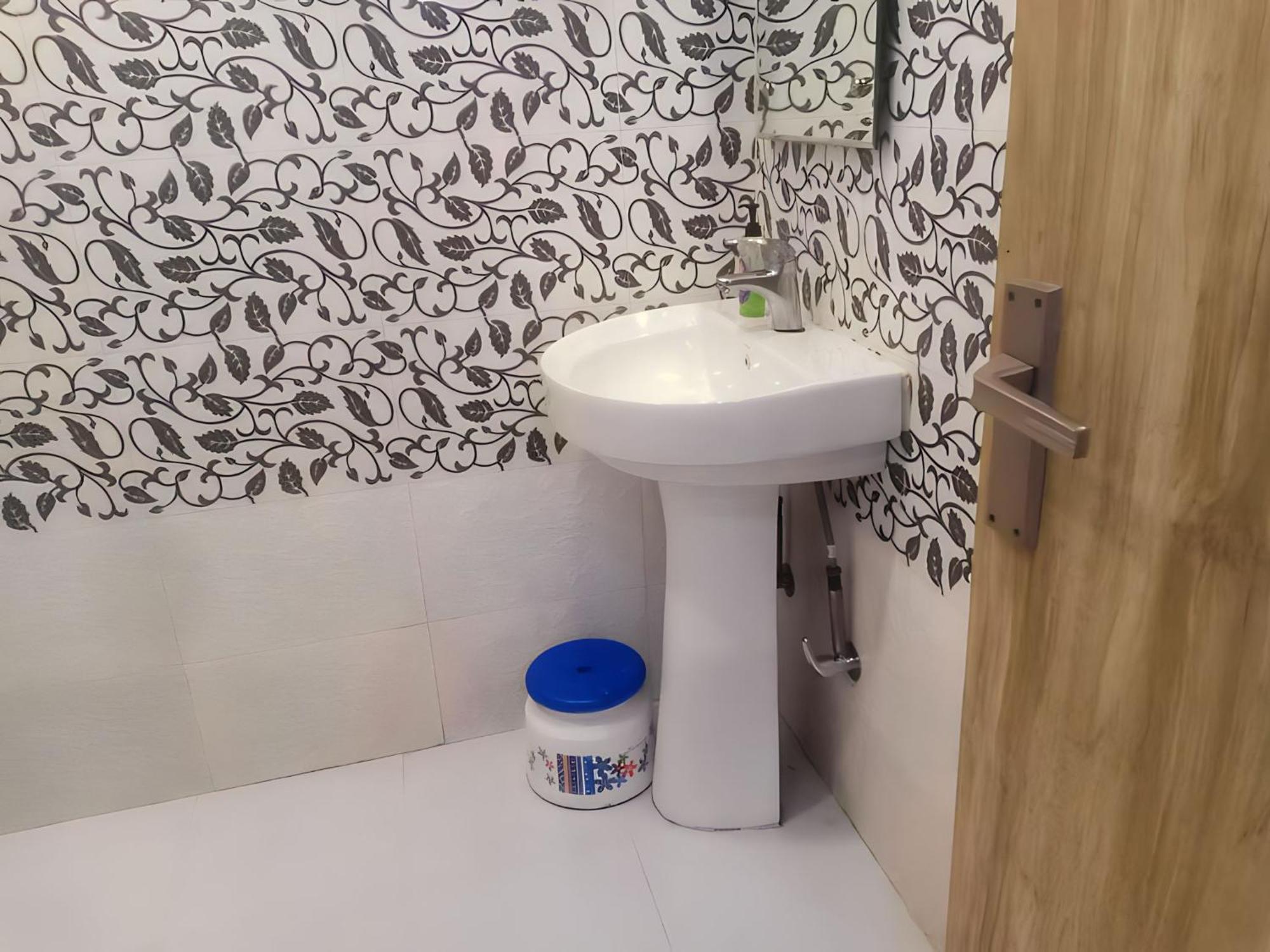 Taj Square A Luxurious Family Homestay Агра Экстерьер фото