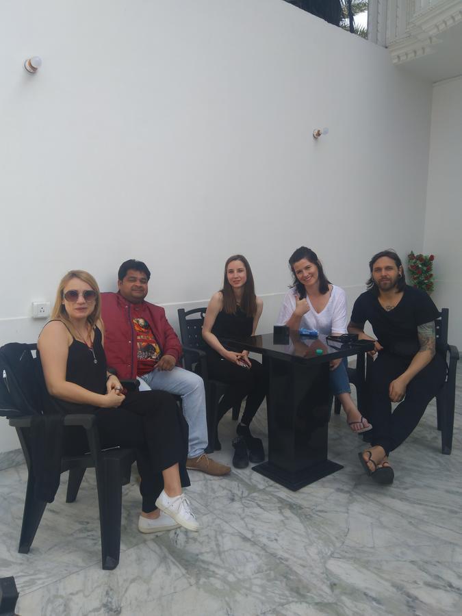 Taj Square A Luxurious Family Homestay Агра Экстерьер фото