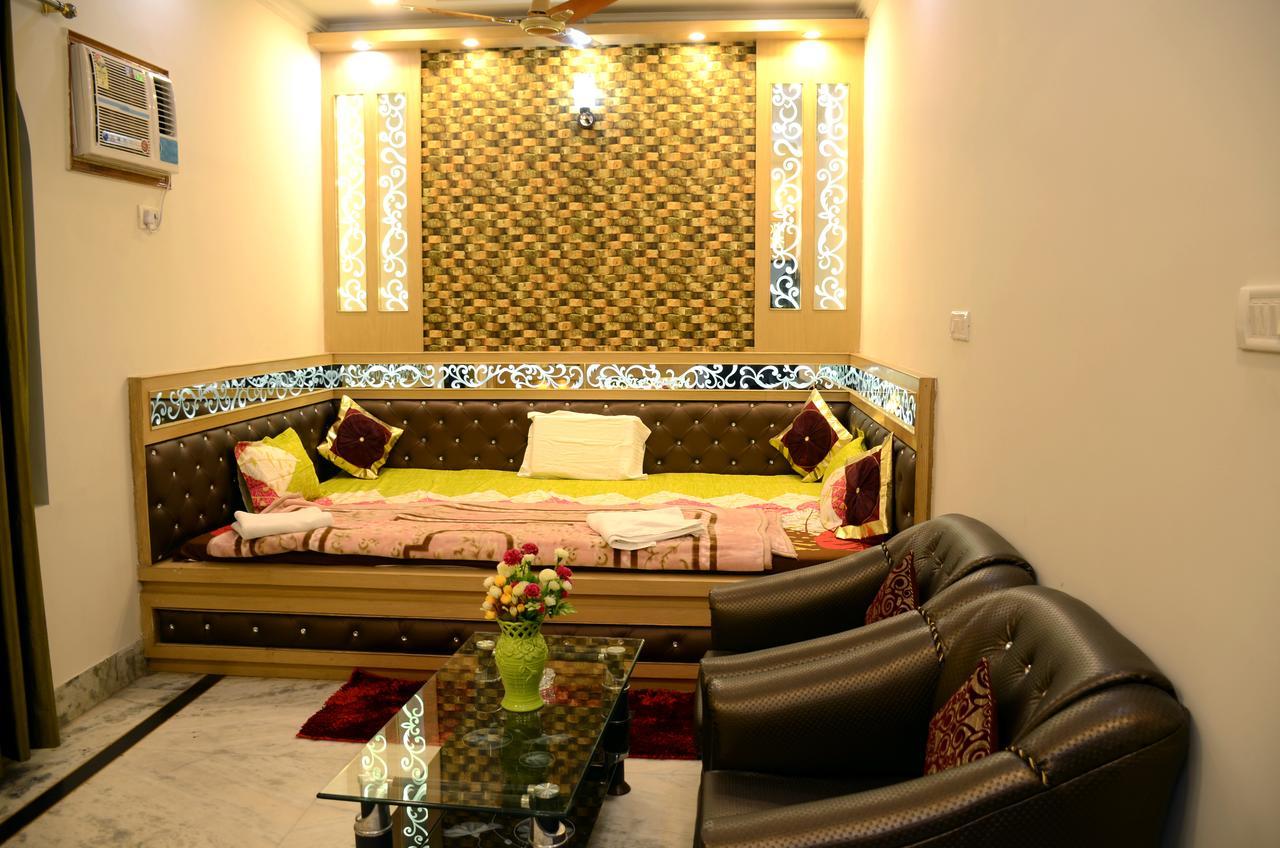 Taj Square A Luxurious Family Homestay Агра Экстерьер фото