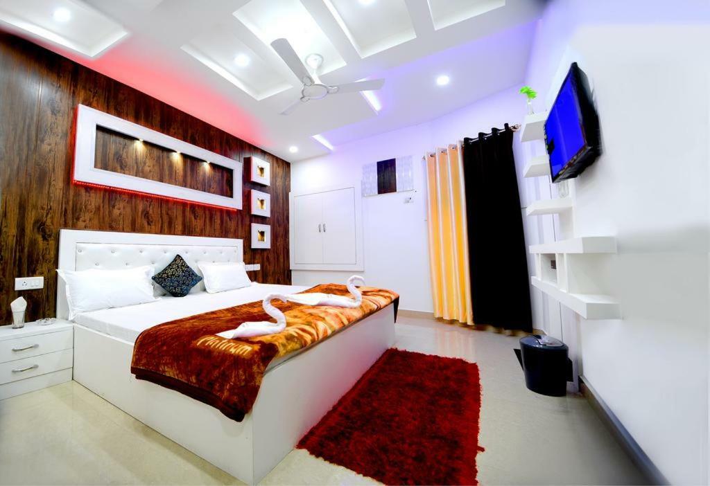 Taj Square A Luxurious Family Homestay Агра Экстерьер фото